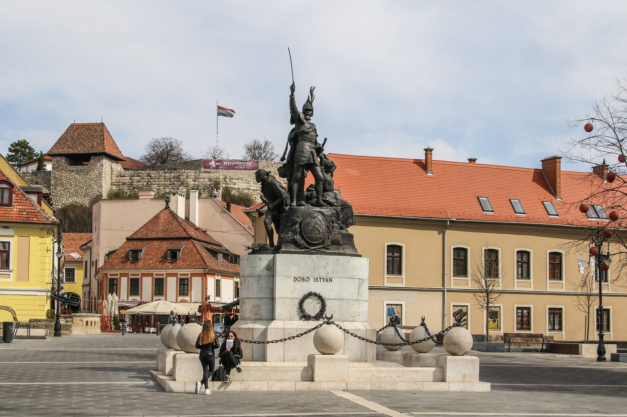 Döbbenet az egri vár 1552 es ostrománál ott volt egy Trabant is