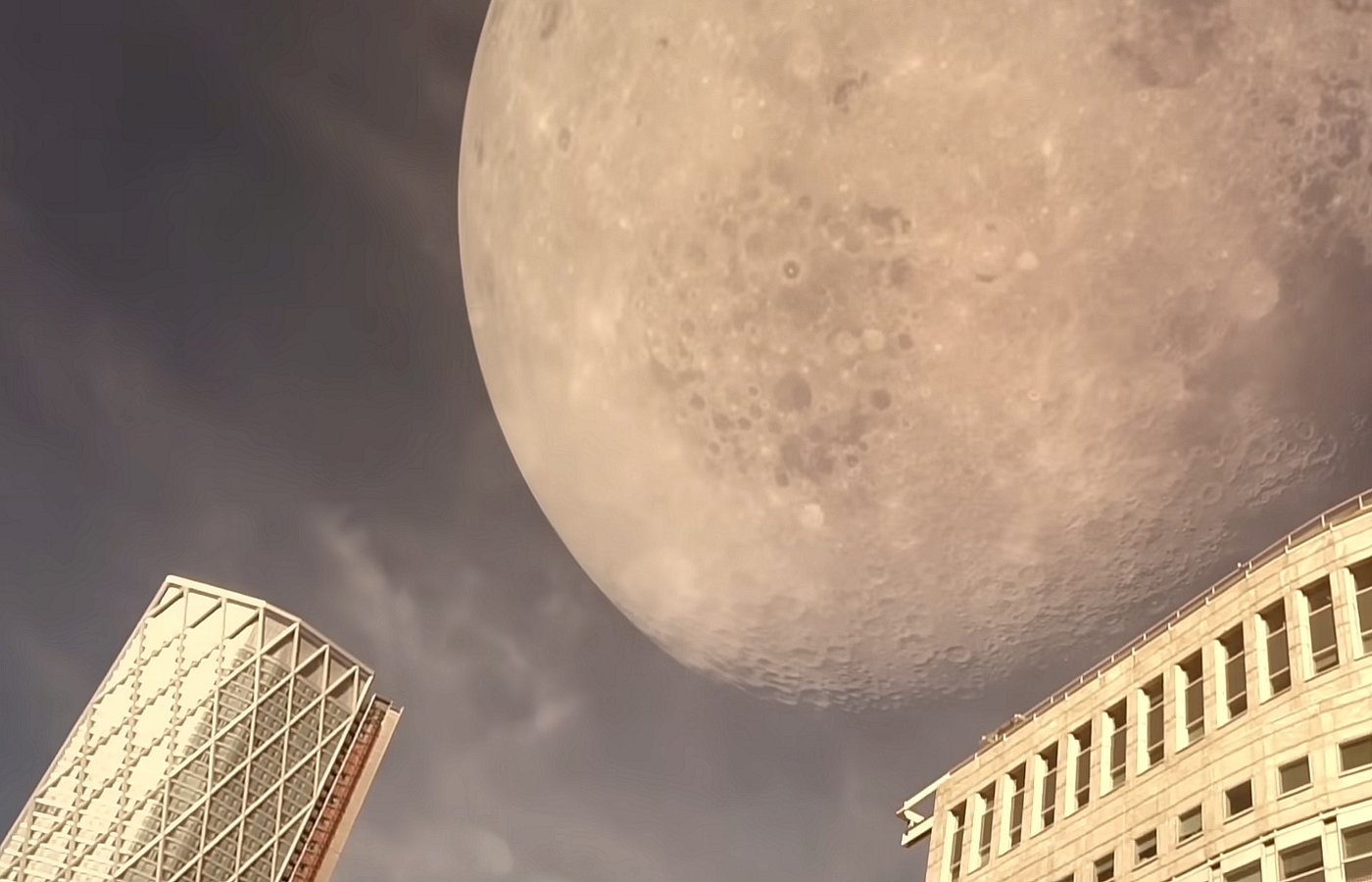 The Moon's movement towards Earth would cause a series of extinction-causing catastrophes, and an amazing simulation was created, but in the end we would still see a beautiful sight.